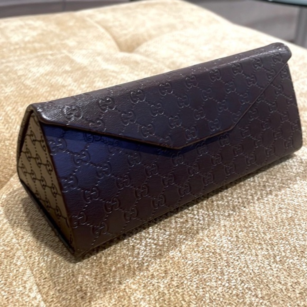 Gucci Eyeglass Case that. Can be used for a wallet or card case